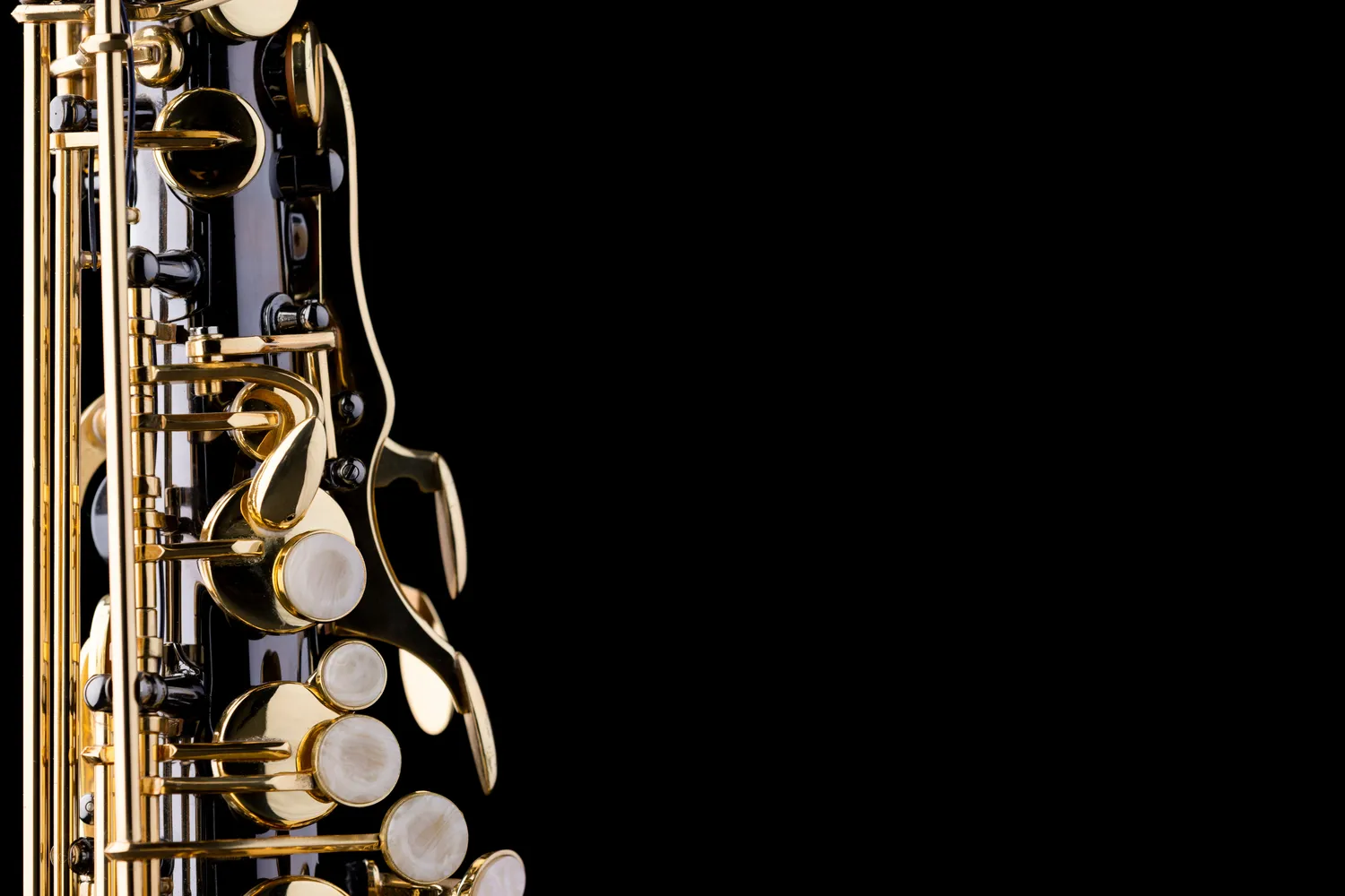 Ile klap ma saksofon altowy?