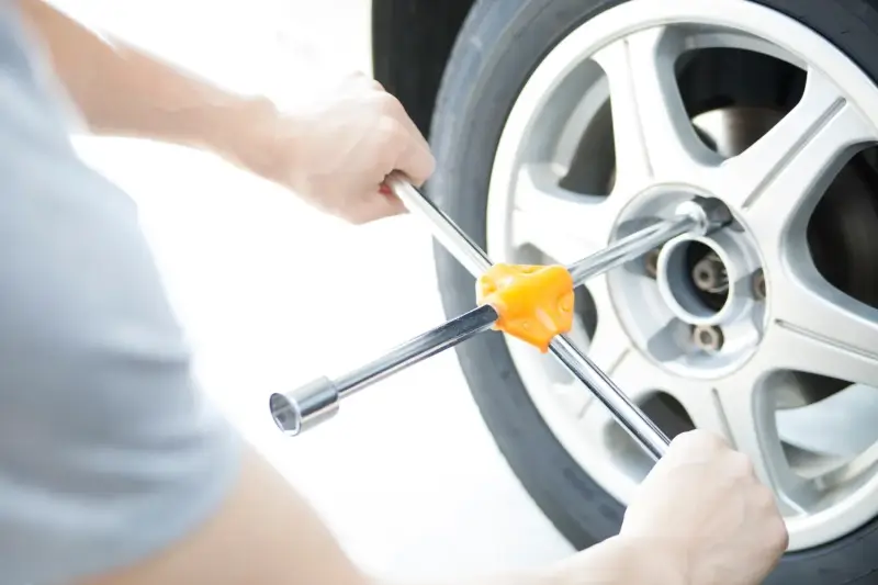 Płyn hamulcowy – dlaczego trzeba wymieniać i jak często